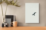 Tablou Canvas, "Pescăruș singuratic &icirc;n zbor senin", Pasăre, Zbor, Cer, Libertate, Aripi, &Icirc;nalt, Solitudine, Luminozitate, 26 x 39 cm, CMCLASS