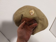 BONETA GARZI PATRIOTICE cu INSIGNA RSR , Facuta la Tg. Jiu, anul 1980