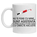 Cana alba personalizata &quot;... sunt asistenta...&quot;, INOVATIX&reg;. 330ml