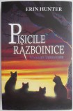 Pisicile razboinice, vol. 6. Vremuri intunecate &ndash; Erin Hunter (coperta putin uzata)