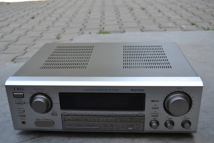 Amplificator Akai AA V 1200