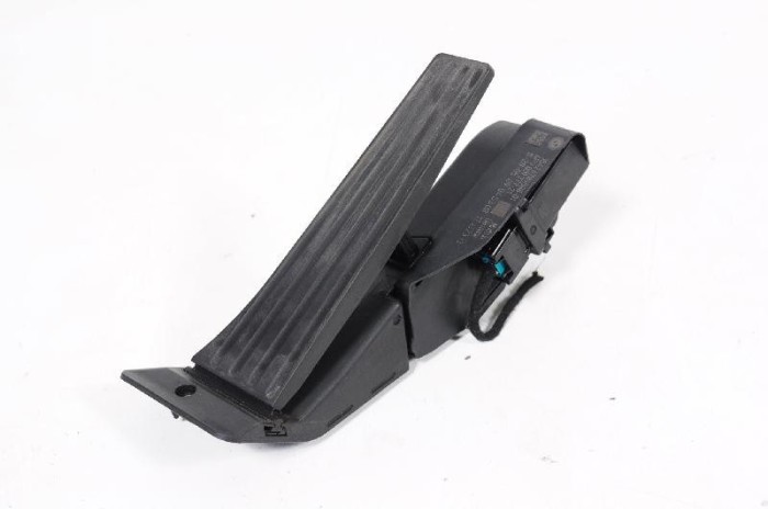 Pedala de accelerație BMW 1 Cabrio E88 2009 OEM: 6786588 3185218