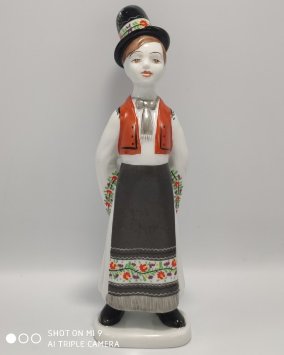 Figurina vintage din porțelan Hollohaza Ungaria-mic defect
