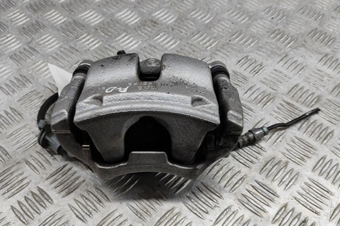 Etrier de fr&acirc;nă dreapta față BMW 2 Gran Coupe F44 2023 OEM: 6860266 29064766