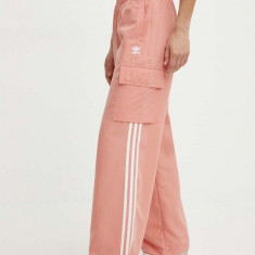adidas Originals pantaloni de trening culoarea roz, cu imprimeu, IZ0715