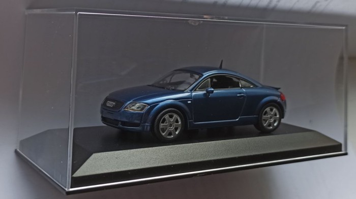 Macheta Audi TT Coupe 8N 1998 albastru - Minichamps 1/43