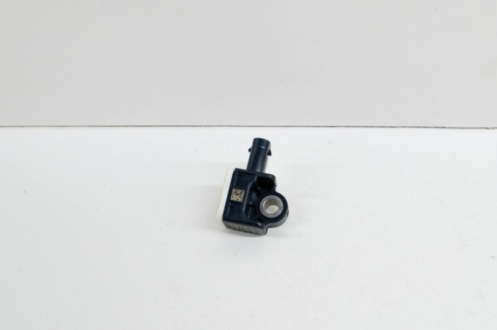 Senzor de impact dreapta față MERCEDES-BENZ B W246, W242 2011 OEM: A1668210151,56054085AA 14633314