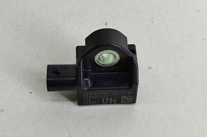 Senzor de impact st&acirc;nga spate HONDA CR-V VI RS_, RY_ 2024 OEM: 77970-T00-D110-M2 28138945