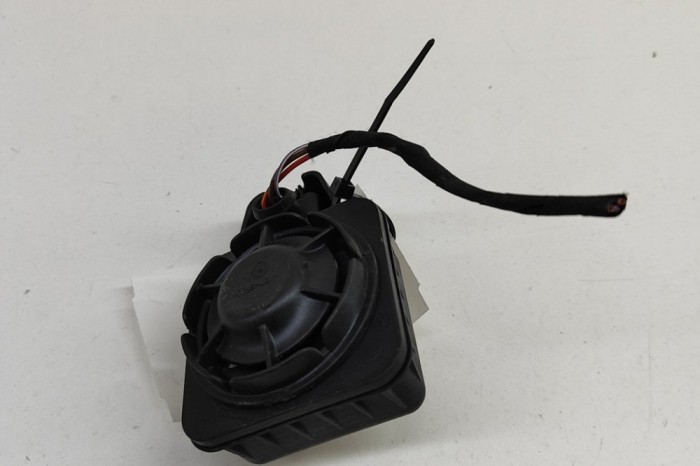 Sirena de alarma VW GOLF VII 5G1, BQ1, BE1, BE2 2017 OEM: 5Q0951605A 28246591