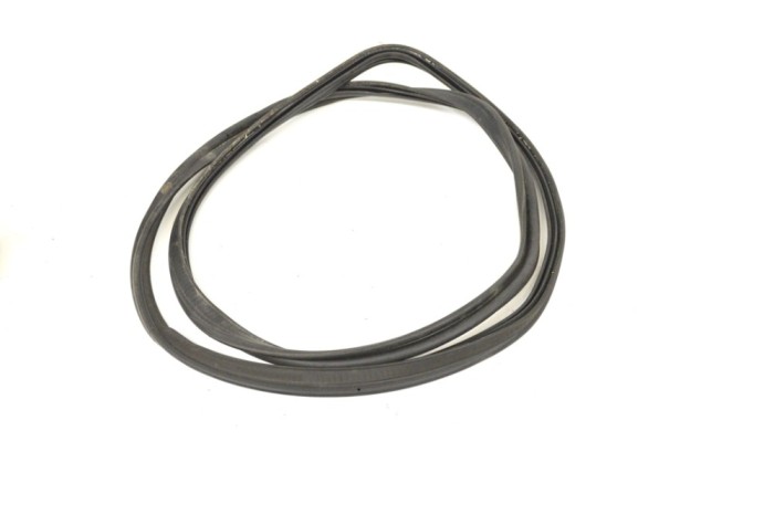 Garnitura de cauciuc haion AUDI A4 8K2, B8 2015 OEM: 8K5827705C 13503870