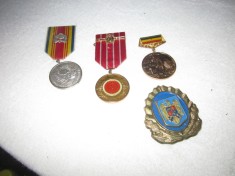 3 decoratii din comunism fara cutie