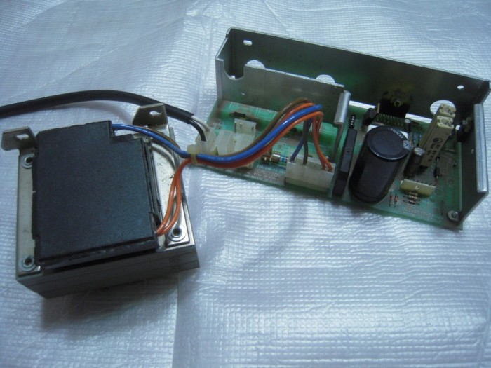Transformator cu sursa stabilizata
