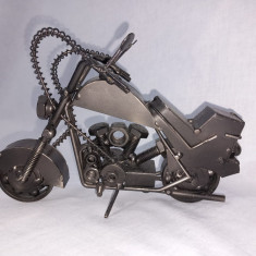 motocicletă realizată din metal, șuruburi, rulmenți; 15 x 20 cm , 860 gr.