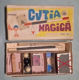 CUTIA MAGICA Trusa numarul 1, pentru micii magicieni - jucarie romanesca, anul 1987 - perioada socialista - joc rar pentru copii