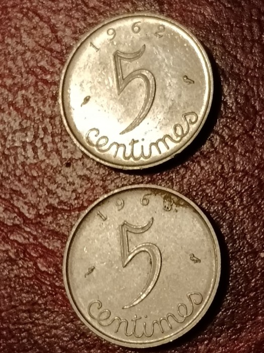 Lot 2 monede Franta: 5 centimes 1962 + 1963, stare UNC [poze]. Discount conform descriere [10 - 20 %. Vezi descrierea.].