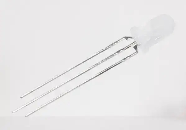 LED 5mm 1.6-3.6V bicolor rosu/verde 3 terminale LUCKYLIGHT LL-509VPGM2E-A-3C-G52B