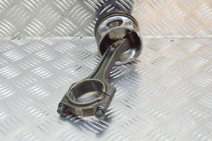 Piston VOLVO V40 Hatchback 2014 OEM: 8631505,31339777 11481216