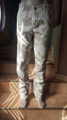 JEANS ZARA MEN PRINT DEOSEBIT BUMBAC MARIME 42 E,32 USA,32 MEX foto