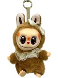 Breloc de plus LaBubu in costum maro pufos cu fundita si guler crem