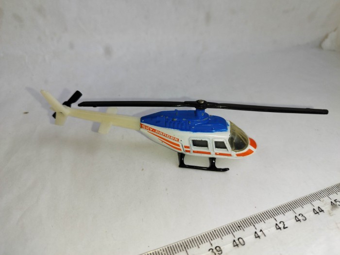 bnk jc Matchbox SB 33 Bell Jet Ranger