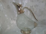 CARAFA / DECANTOR VIN DIN CRISTAL / STICLA CU MANER SI SUPORT DIN METAL ARGINTAT