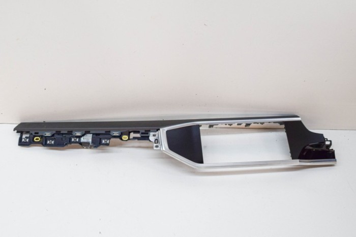 AUDI Q3 F3 2021 OEM: 83C853189A SKU: 20988769
