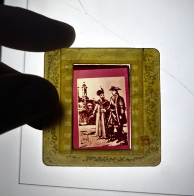 Diapozitive cu monumente/documente istorice și spatiu foto