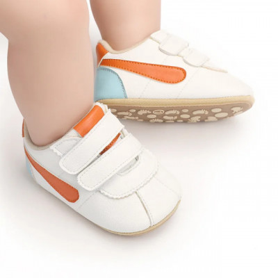 Adidasi albi cu insertie laterala maro (Marime Disponibila: 6-9 luni (Marimea foto