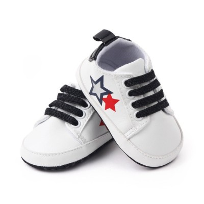 Adidasi albi cu stelute colorate (Marime Disponibila: 6-9 luni (Marimea 19 foto