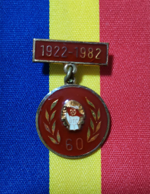 SV * INSIGNA UTC 60 ANI * UNIUNEA TINERETULUI COMUNIST 1922 - 1982 foto