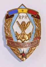 INSIGNA INSTRUCTOR AVSAP RPR ASOCIATIA VOLUNTARILOR PENTRU SPRIJINIREA APARARII PATRIEI ( CITITI DESCRIEREA )