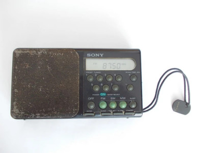 RADIO SONY 3 BAND PLL SYNTHESIZED RECEIVER , ICF M300S ,MADE IN JAPAN . foto