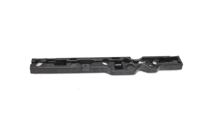 Suport prag lateral st&acirc;nga față BMW 5 G30 2018 OEM: 7387345 17071040