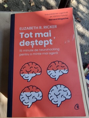 Elizabeth R. Ricker - Tot mai destept foto