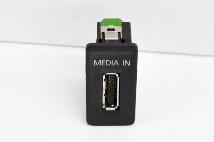 Port USB/AUX-In VW GOLF VII 5G1, BQ1, BE1, BE2 2014 OEM: 5Q0035736,5G0035222A 17148201
