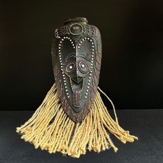 Mască decorativă tradițională din lemn, pictată manual &ndash; Indonezia