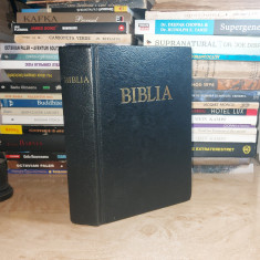 BIBLIA SAU SFANTA SCRIPTURA * CU TRIMETERI , PRINTED IN U.S.A. , ANII '90 +