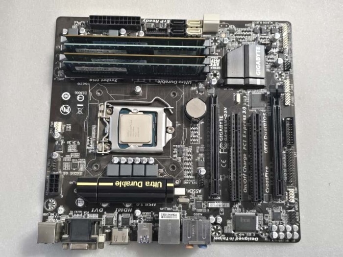 Placa de baza Gigabyte GA-B85M-D3H + procesor I3 4150 + 16GB RAM DDR3