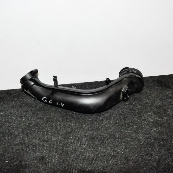 Furtun intercooler st&acirc;nga VW GOLF VI 5K1 2011 OEM: 03C145673H 2570362