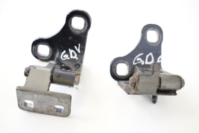 Balama ușă dreapta spate LAND ROVER RANGE ROVER III L322 2007 10947873