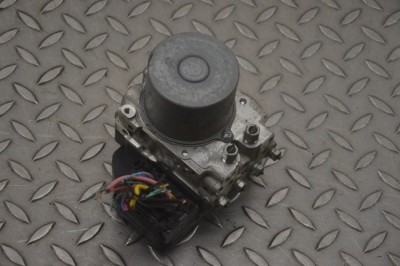 Pompa ABS INFINITI Q50 2016 OEM: Sedan | 22607790 foto