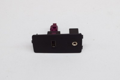 Port USB/AUX-In VOLVO S90 II 2017 OEM: 31389705,31497152 15153756 foto