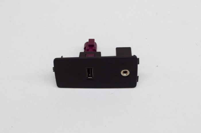 Port USB/AUX-In VOLVO S90 II 2017 OEM: 31389705,31497152 15153756