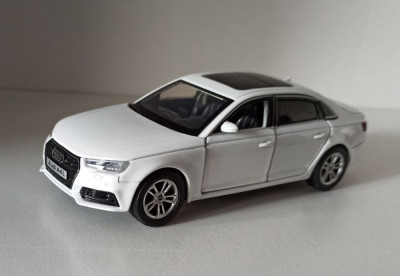 Macheta Audi A4 B9 2017 alb - Tayumo 1/32 foto