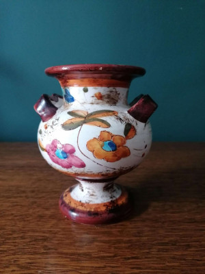 Vaza ceramica cu model de flori foto