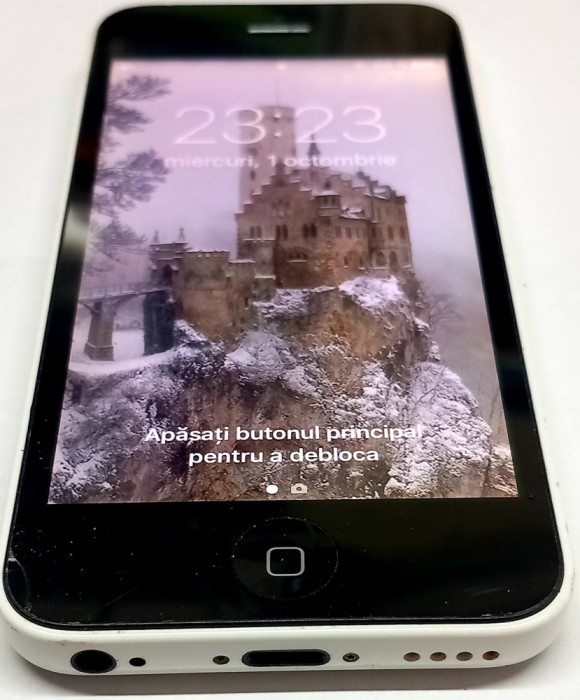 iPhone 5C perfect funcțional + iPhone 5C sticlă spartă