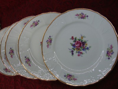 SET / SERVICIU 5 FARFURII INTINSE CU MODEL IN RELIEF DIN PORTELAN BOHEMIA ,, BERNADOTTE,, foto