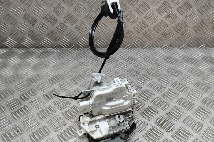 &Icirc;ncuietoare ușă st&acirc;nga față PORSCHE MACAN 95B 2016 OEM: 8J2837015E 22296628