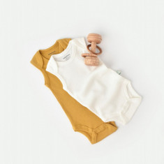 Set 2 body-uri fara maneci bebe unisex din bumbac organic si modal - Mustar/Ecru, BabyCosy (Marime: 12-18 Luni)