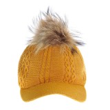 Sapca galbena cu mot